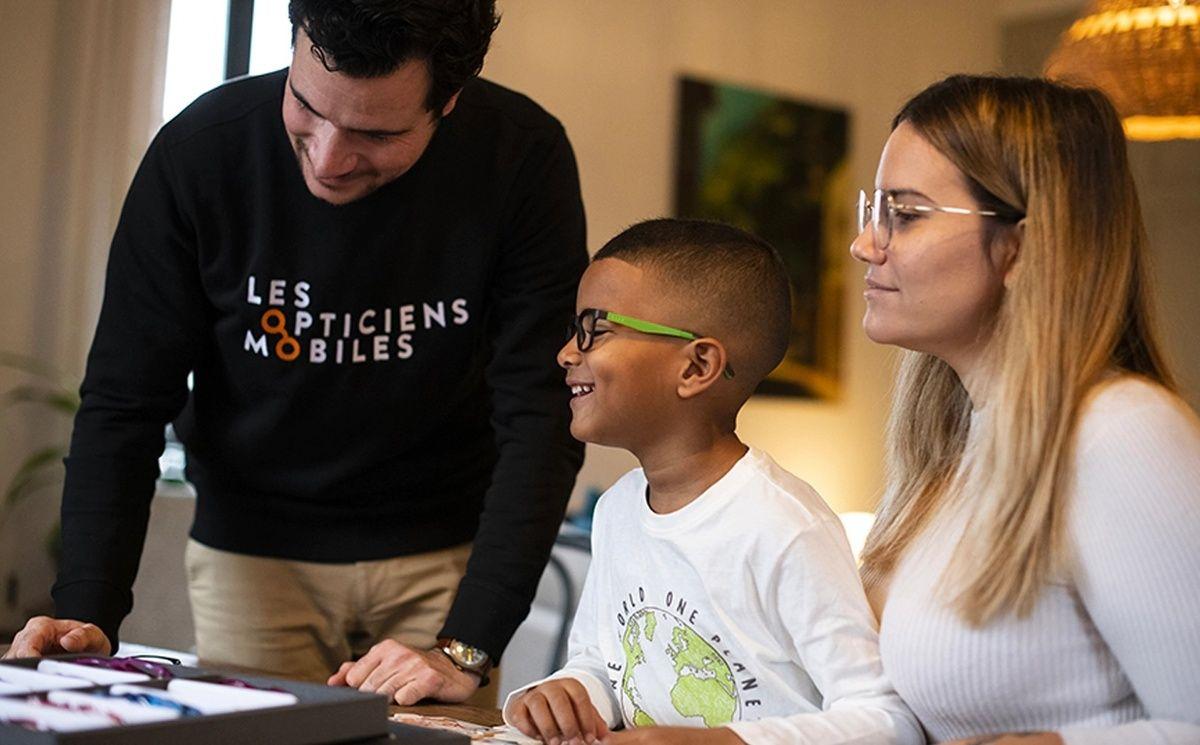 Les Opticiens Mobiles rachètent Les Opticiens à Domicile
