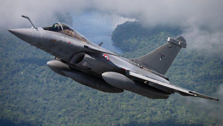 La France signe un contrat avec Dassault Aviation pour une livraison de 42 nouveaux Rafale