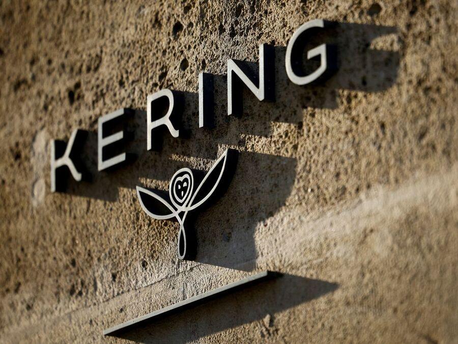 Kering fait son entrée au capital de Valentino